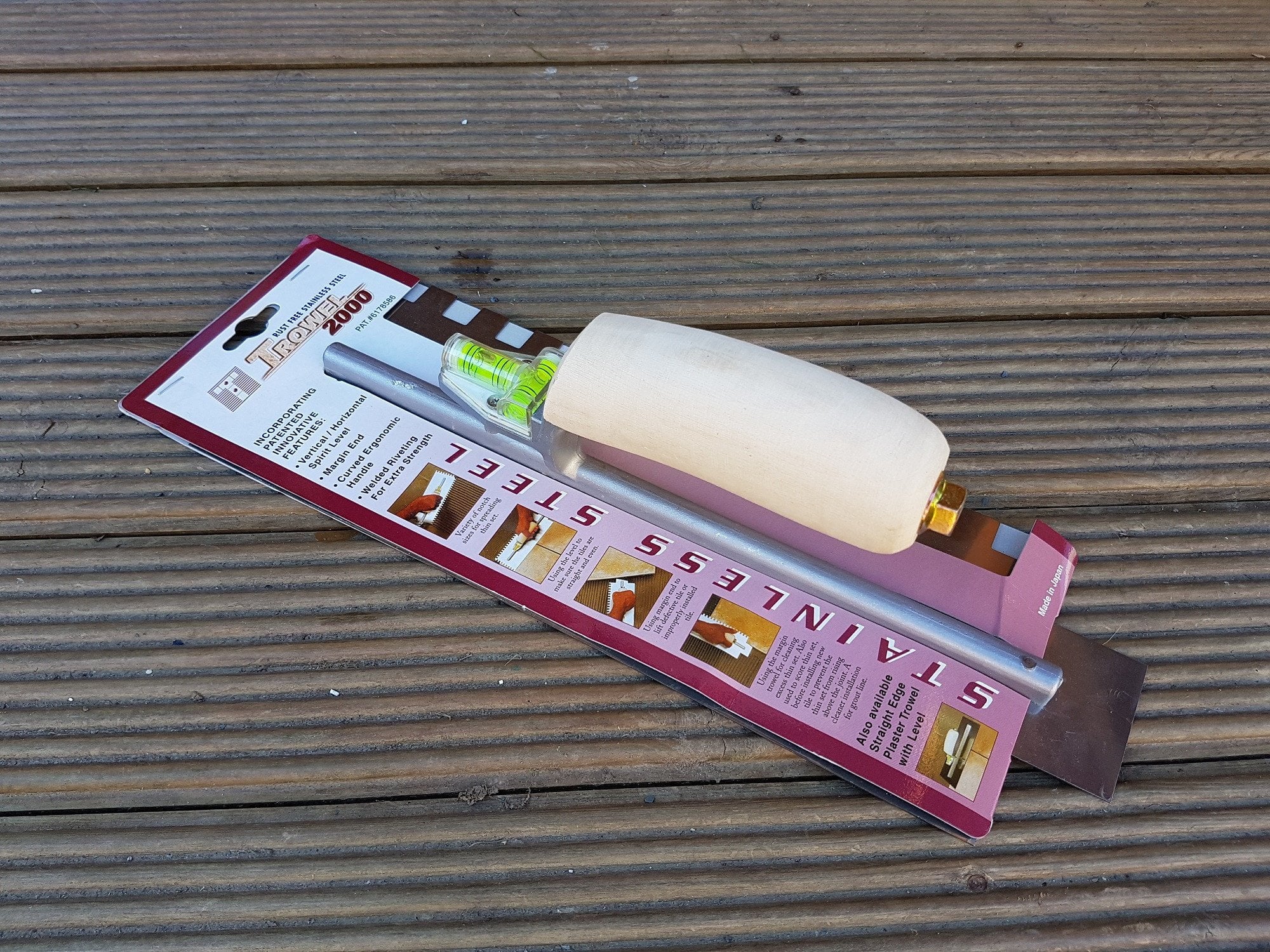 Japanese Stainless Steel Tiling Trowel with 12mm Serrations & Spirit Level